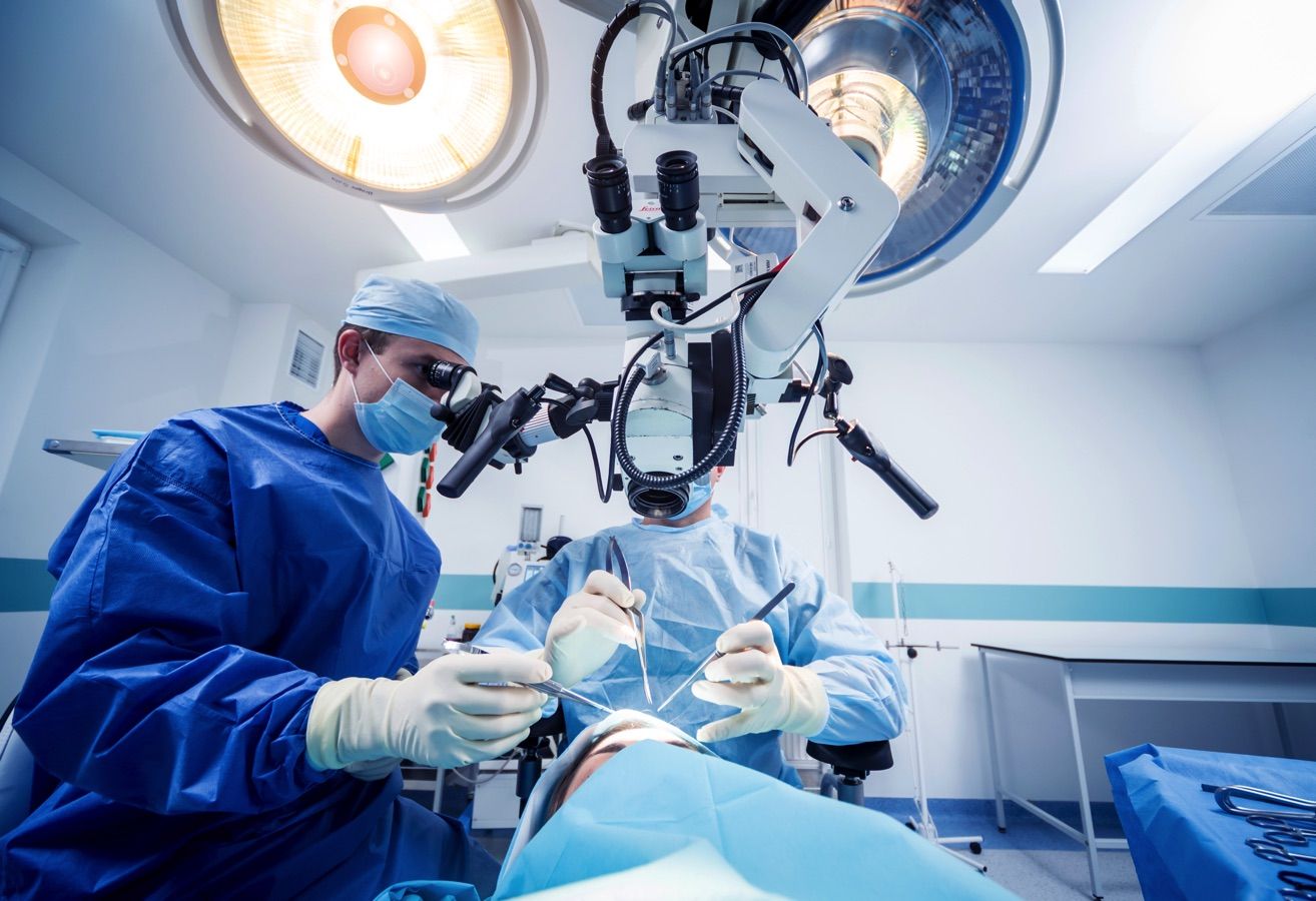 Implante de marcapasso cerebral (DBS) para tratamento da doença de parkinson - Dr. Heros Almeida - Neurocirurgião em São Paulo