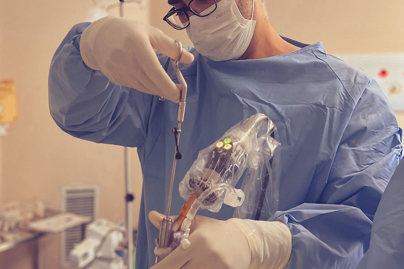 Cirurgia endoscópica da coluna - Dr. Heros Almeida - Neurocirurgião em São Paulo
